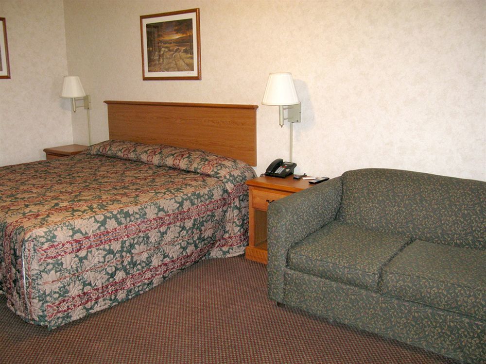Deerfield Inn And Suites Steele Ngoại thất bức ảnh